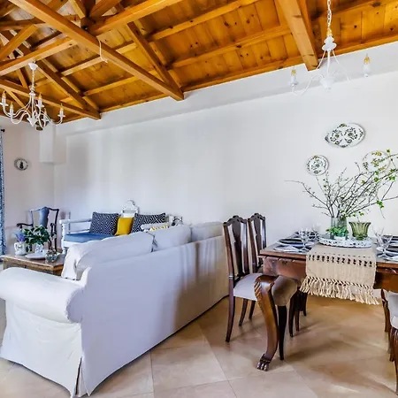 Apartment Petradi Town *