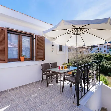 Petradi Town * 스코펠로스 타운