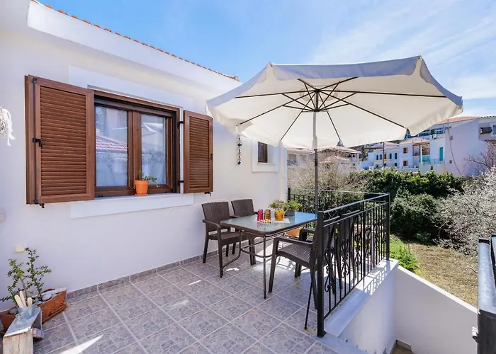 Petradi Town * Szkópelosz